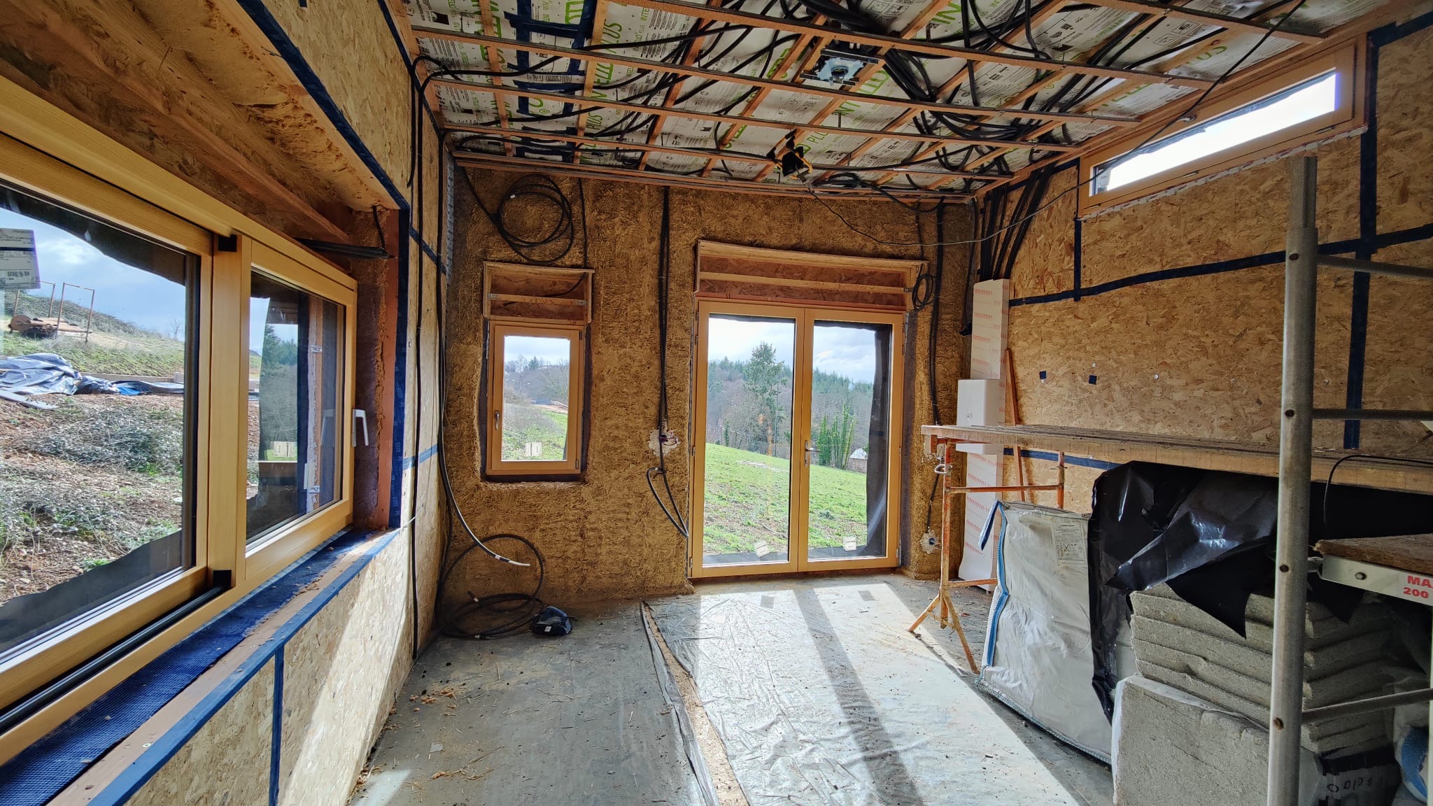 043b81e3-4128-430b-b2fb-c58c760edcd0