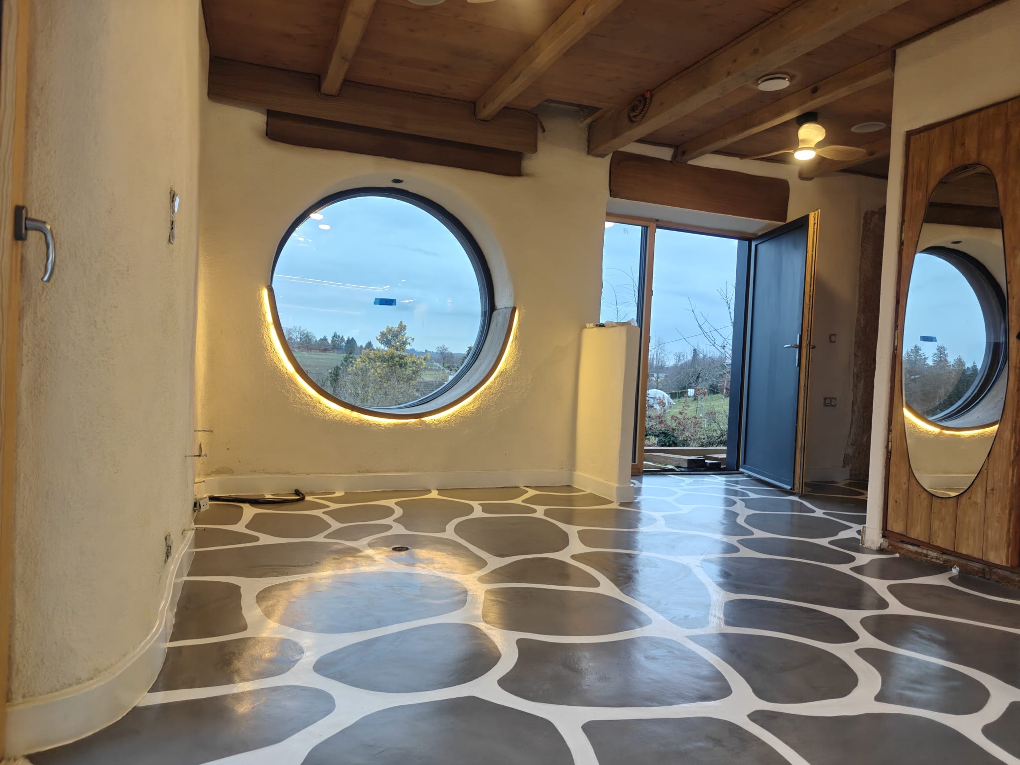 1c6b24a4-c7e9-4373-a472-7eb1c2c9c531