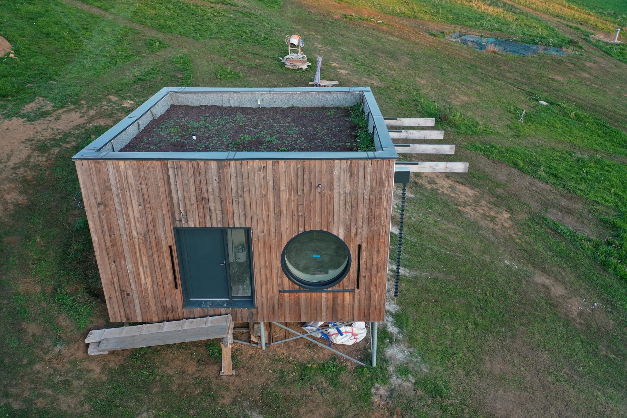 9557887e-78d2-40f9-a0f2-46a12d855c3b